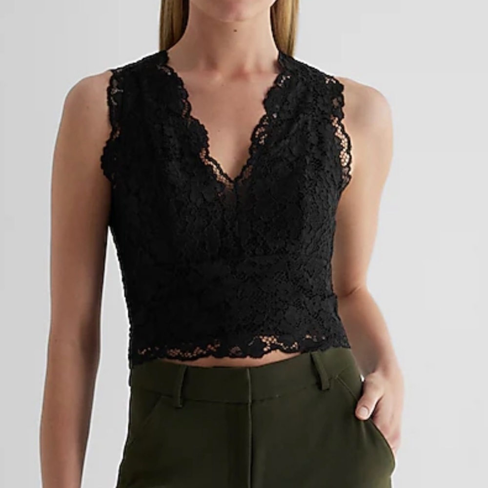 Express size Large cropped black lace top